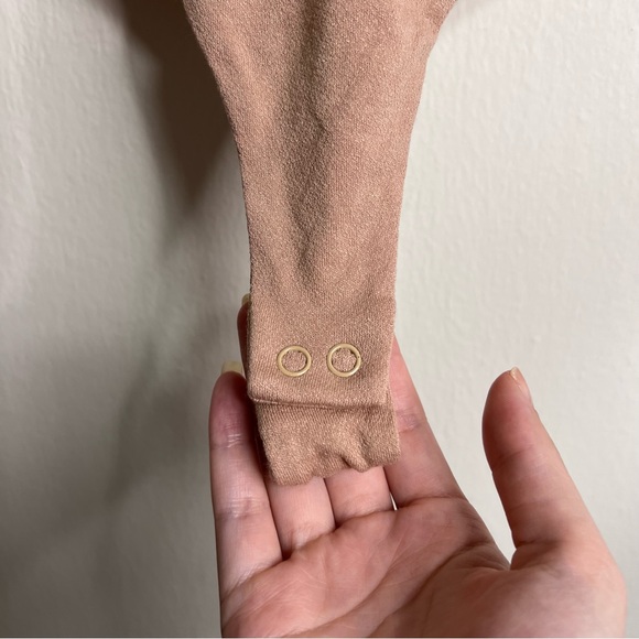 NWT Naked Wardrobe The NW V-Neck Bodysuit - Picture 6 of 9